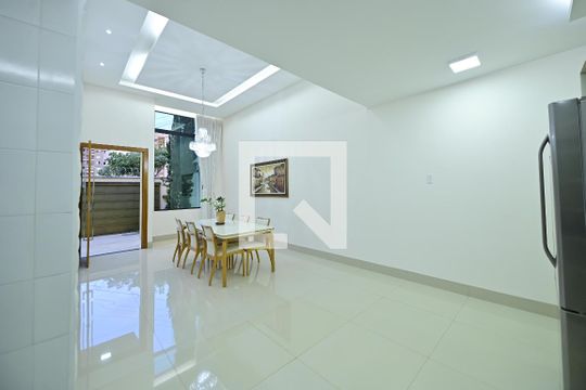 Sala de casa para alugar com 3 quartos, 210m² em Jardim Atlântico , Goiânia
