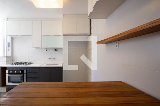 cozinha de apartamento para alugar com 3 quartos, 85m² em Botafogo, Rio de Janeiro