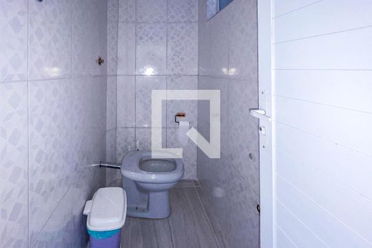 Banheiro de Serviço de casa à venda com 5 quartos, 182m² em Sumaré, São Paulo