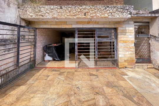 Garagem de casa à venda com 5 quartos, 182m² em Sumaré, São Paulo