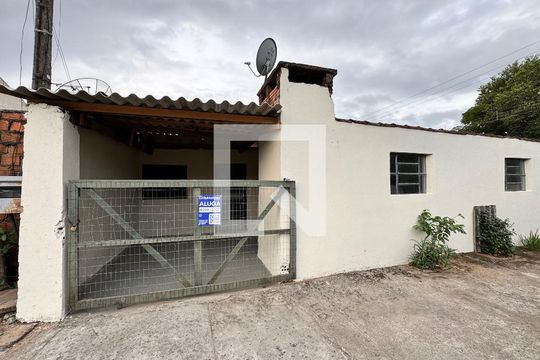 Fachada de casa para alugar com 2 quartos, 50m² em Feitoria Seller, São Leopoldo