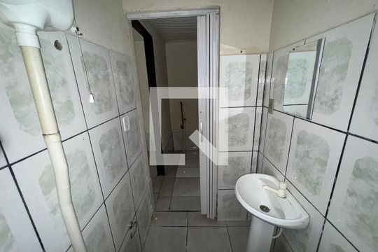 Banheiro de casa para alugar com 2 quartos, 50m² em Feitoria Seller, São Leopoldo