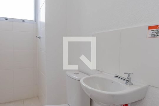 Banheiro de casa de condomínio à venda com 2 quartos, 44m² em Jardim São Savério, São Paulo