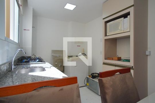 Cozinha de apartamento à venda com 2 quartos, 40m² em Rubem Berta, Porto Alegre
