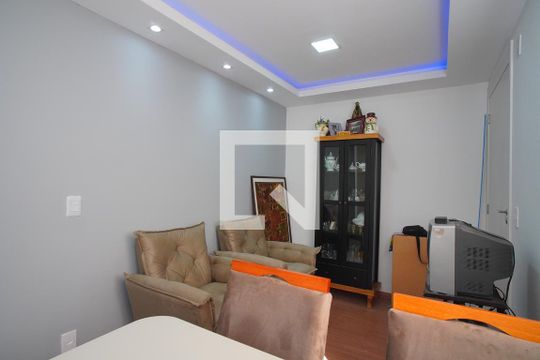 Sala de apartamento à venda com 2 quartos, 40m² em Rubem Berta, Porto Alegre