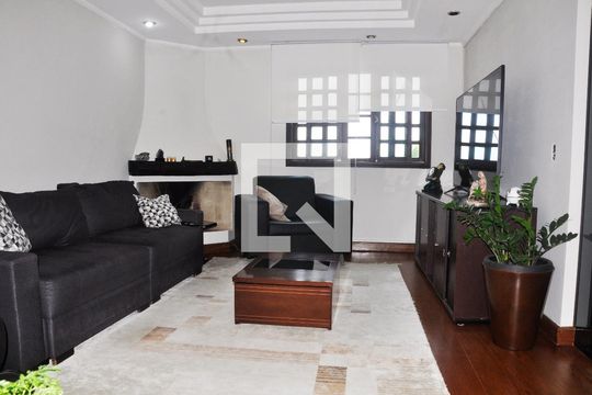 Casa à venda com 4 quartos, 350m² em Vila Zulmira, São Paulo
