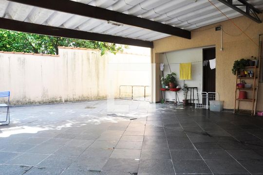 Quintal de casa à venda com 4 quartos, 350m² em Vila Zulmira, São Paulo