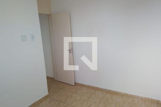 Quarto 2 de apartamento para alugar com 2 quartos, 42m² em Vila Pirajussara, São Paulo