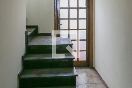 Escada 1 de casa à venda com 3 quartos, 245m² em Vila Ribeiro de Barros, São Paulo