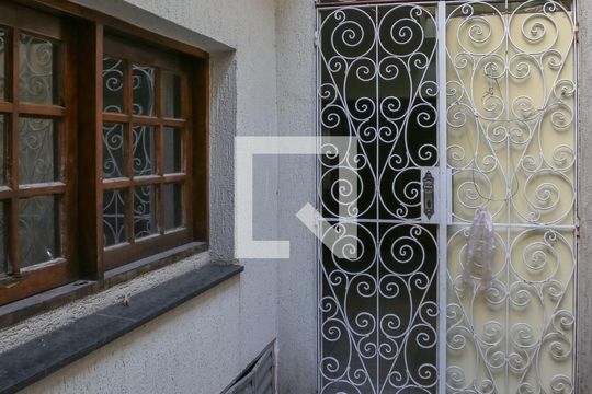 Passagem para os fundos de casa à venda com 3 quartos, 245m² em Vila Ribeiro de Barros, São Paulo