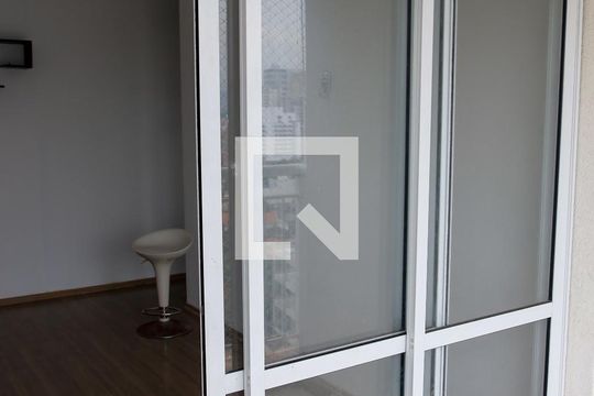 Sacada de apartamento à venda com 1 quarto, 41m² em Umuarama, Osasco