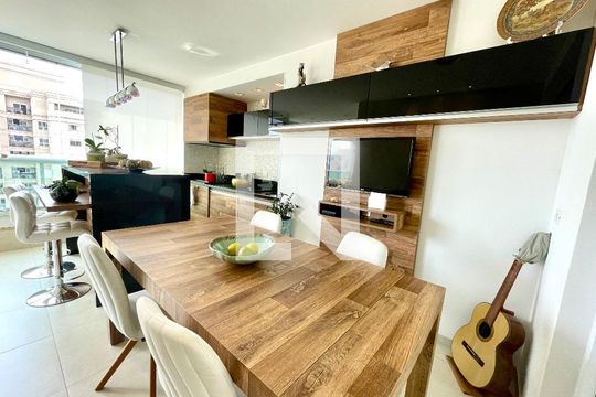 Sala de apartamento à venda com 3 quartos, 186m² em Vila Romana, São Paulo