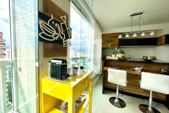 Sala de apartamento à venda com 3 quartos, 186m² em Vila Romana, São Paulo