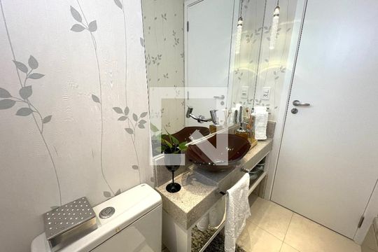Lavabo de apartamento à venda com 3 quartos, 186m² em Vila Romana, São Paulo