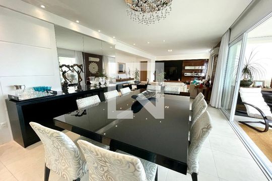Sala de apartamento à venda com 3 quartos, 186m² em Vila Romana, São Paulo