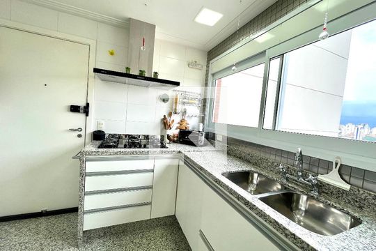 Cozinha de apartamento à venda com 3 quartos, 186m² em Vila Romana, São Paulo