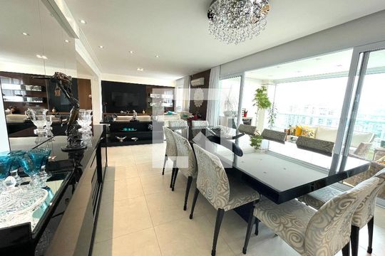 Sala de apartamento à venda com 3 quartos, 186m² em Vila Romana, São Paulo