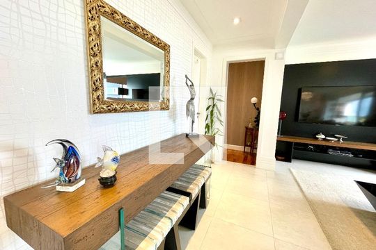 Sala de apartamento à venda com 3 quartos, 186m² em Vila Romana, São Paulo