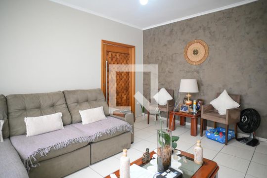 Sala de casa à venda com 5 quartos, 220m² em Vila Santo Estefano, São Paulo