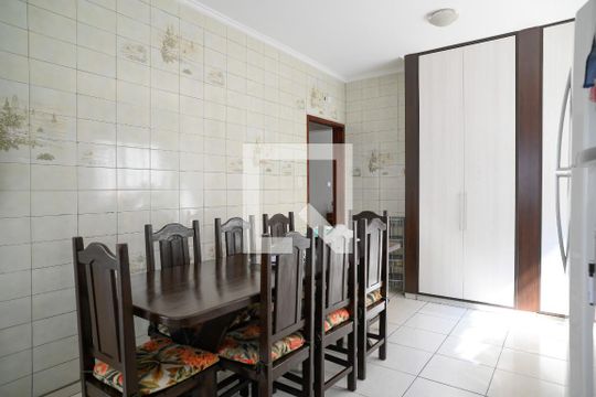 Cozinha de casa à venda com 5 quartos, 220m² em Vila Santo Estefano, São Paulo