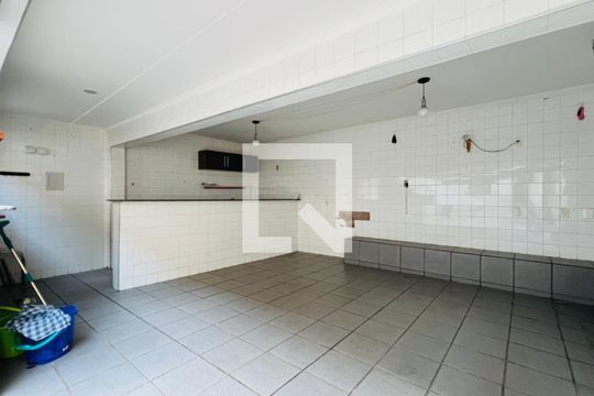 Área comum de casa para alugar com 3 quartos, 281m² em Jardim Santa Clara, Guarulhos
