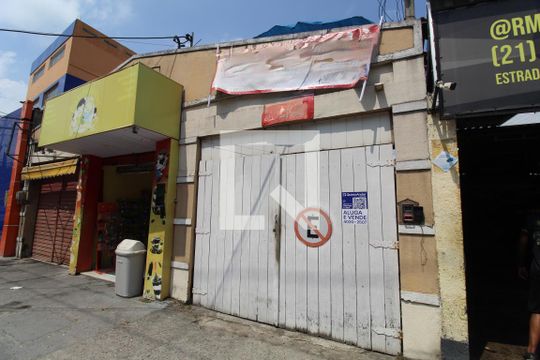 Fachada de casa à venda com 1 quarto, 200m² em Taquara, Rio de Janeiro