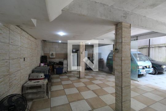 Garagem de casa à venda com 1 quarto, 200m² em Taquara, Rio de Janeiro