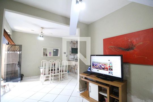 Sala de casa à venda com 1 quarto, 200m² em Taquara, Rio de Janeiro