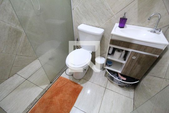 Banheiro da suíte de casa para alugar com 1 quarto, 200m² em Taquara, Rio de Janeiro