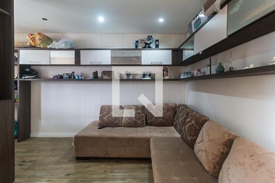Sala de TV de apartamento para alugar com 2 quartos, 123m² em Vila Mogilar, Mogi das Cruzes