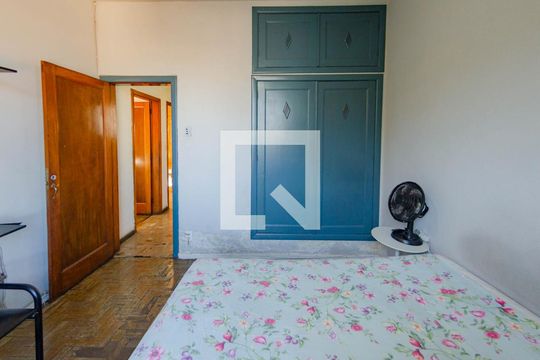 Quarto 3 de casa à venda com 3 quartos, 300m² em Alto Barroca, Belo Horizonte
