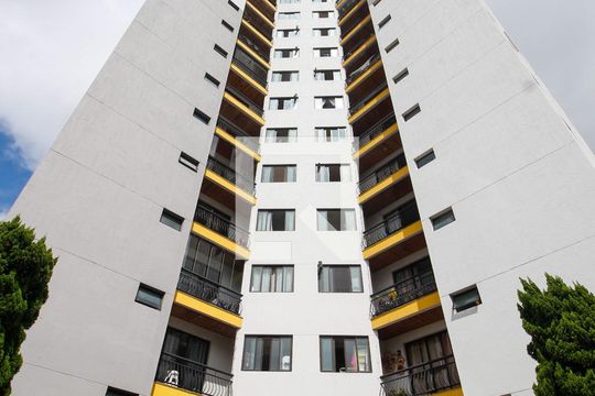 Fachada do bloco de apartamento para alugar com 2 quartos, 70m² em Vila Sonia do Taboao, Taboão da Serra