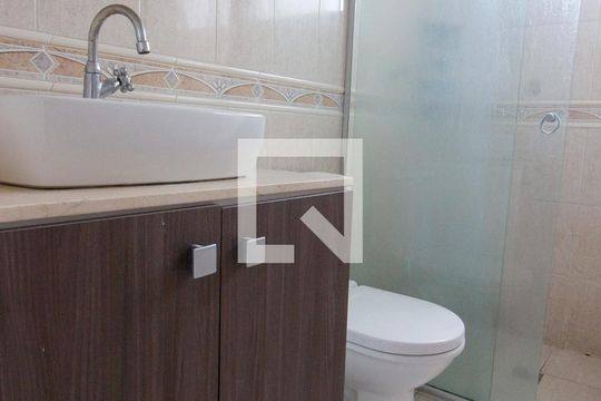 Banheiro de apartamento para alugar com 2 quartos, 70m² em Vila Sonia do Taboao, Taboão da Serra