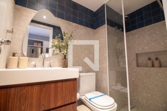 Banheiro de kitnet/studio para alugar com 1 quarto, 24m² em Brooklin, São Paulo