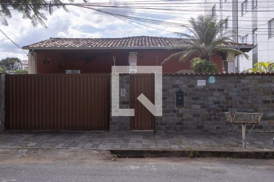 Fachada de casa à venda com 4 quartos, 367m² em Santa Amelia, Belo Horizonte
