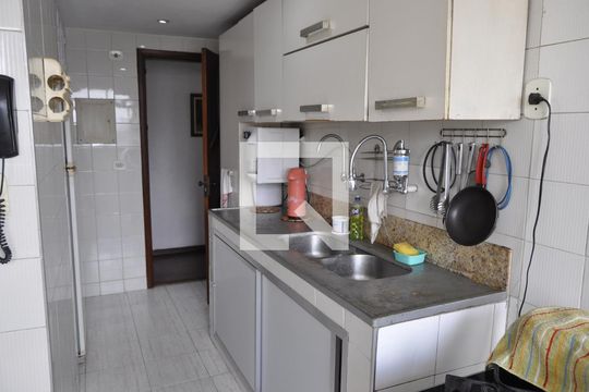 Cozinha  de apartamento à venda com 3 quartos, 130m² em Méier, Rio de Janeiro