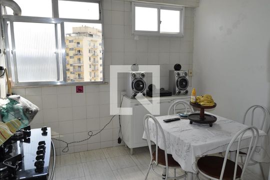 Cozinha  de apartamento à venda com 3 quartos, 130m² em Méier, Rio de Janeiro
