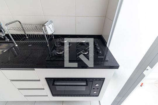 Cozinha de apartamento para alugar com 1 quarto, 33m² em Vila Dom Pedro I, São Paulo
