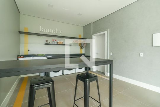 Lavanderia de kitnet/studio à venda com 0 quarto, 30m² em Moinhos de Vento, Porto Alegre