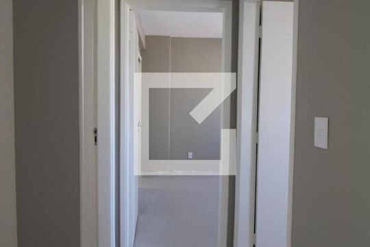 Corredor de apartamento à venda com 2 quartos, 80m² em Bosque, Campinas
