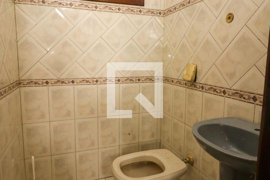 Lavabo de casa à venda com 3 quartos, 200m² em Espírito Santo, Porto Alegre