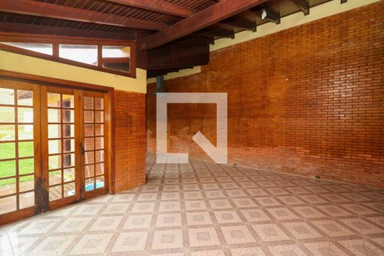 Área comum de casa à venda com 3 quartos, 200m² em Espírito Santo, Porto Alegre