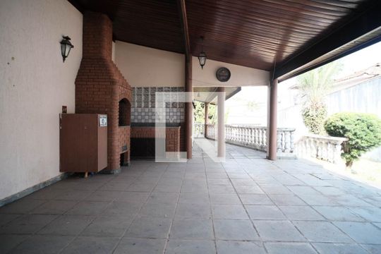 Área comum de casa à venda com 3 quartos, 400m² em Parque Boturussu, São Paulo