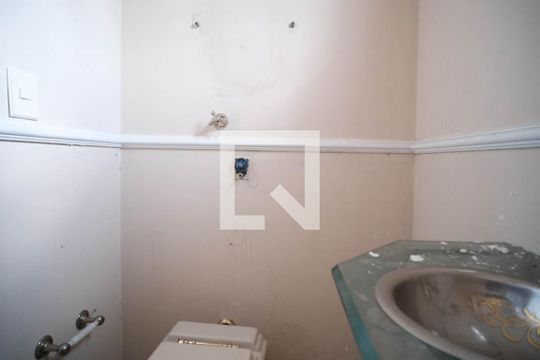 Banheiro 2 de casa à venda com 3 quartos, 400m² em Parque Boturussu, São Paulo