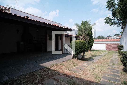 Garagem de casa à venda com 3 quartos, 400m² em Parque Boturussu, São Paulo