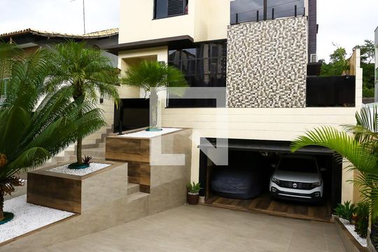 Fachada de casa de condomínio à venda com 3 quartos, 293m² em Parque Monte Alegre, Taboão da Serra