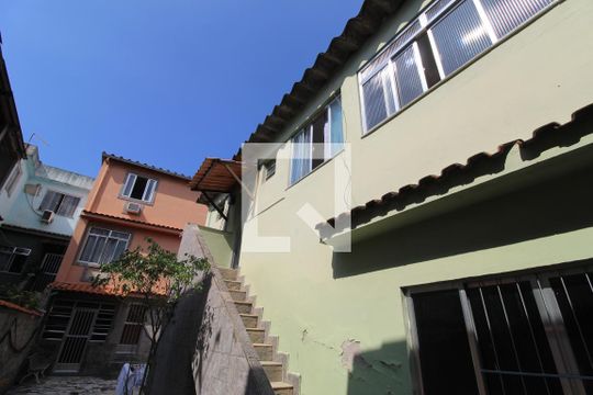 Entrada de casa para alugar com 2 quartos, 80m² em Jacarepaguá, Rio de Janeiro