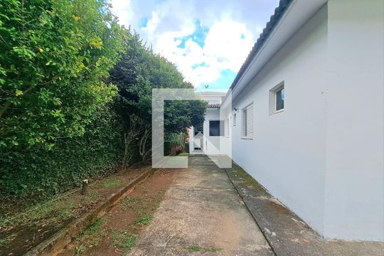 Quintal de casa à venda com 6 quartos, 400m² em Estoril, Belo Horizonte