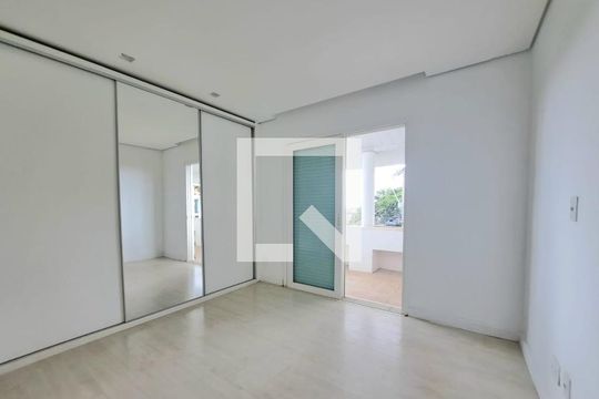 Quarto 1 de casa à venda com 6 quartos, 400m² em Estoril, Belo Horizonte