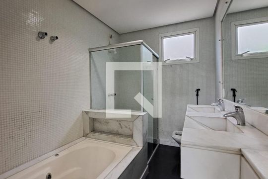 Quarto 1 banheiro de casa à venda com 6 quartos, 400m² em Estoril, Belo Horizonte